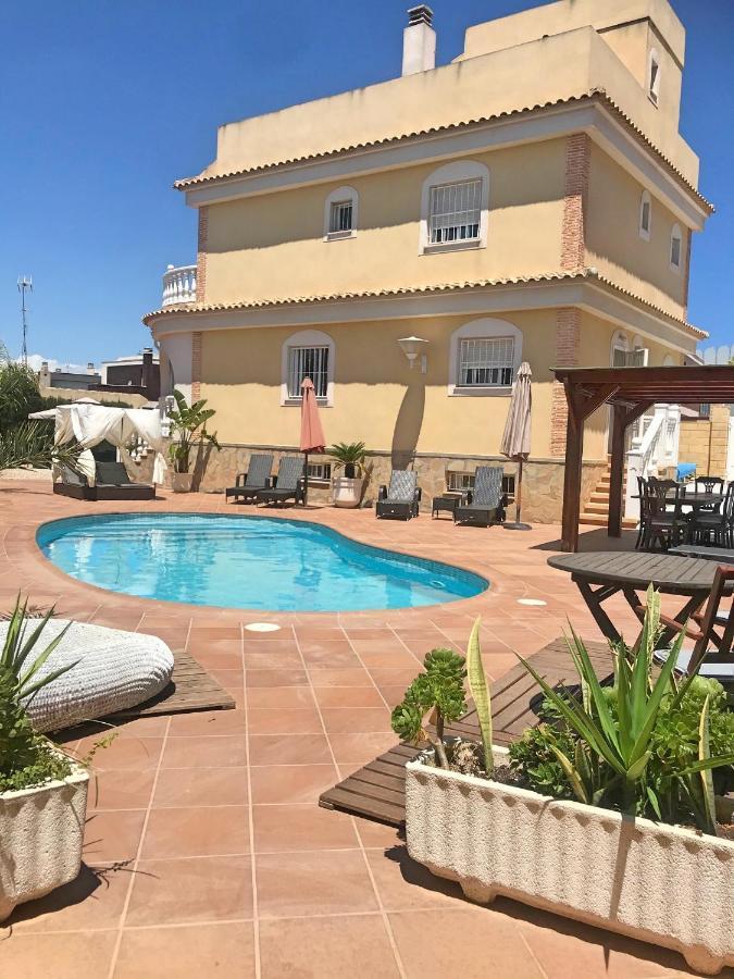 Vickys Villa Puerto Marino Экстерьер фото
