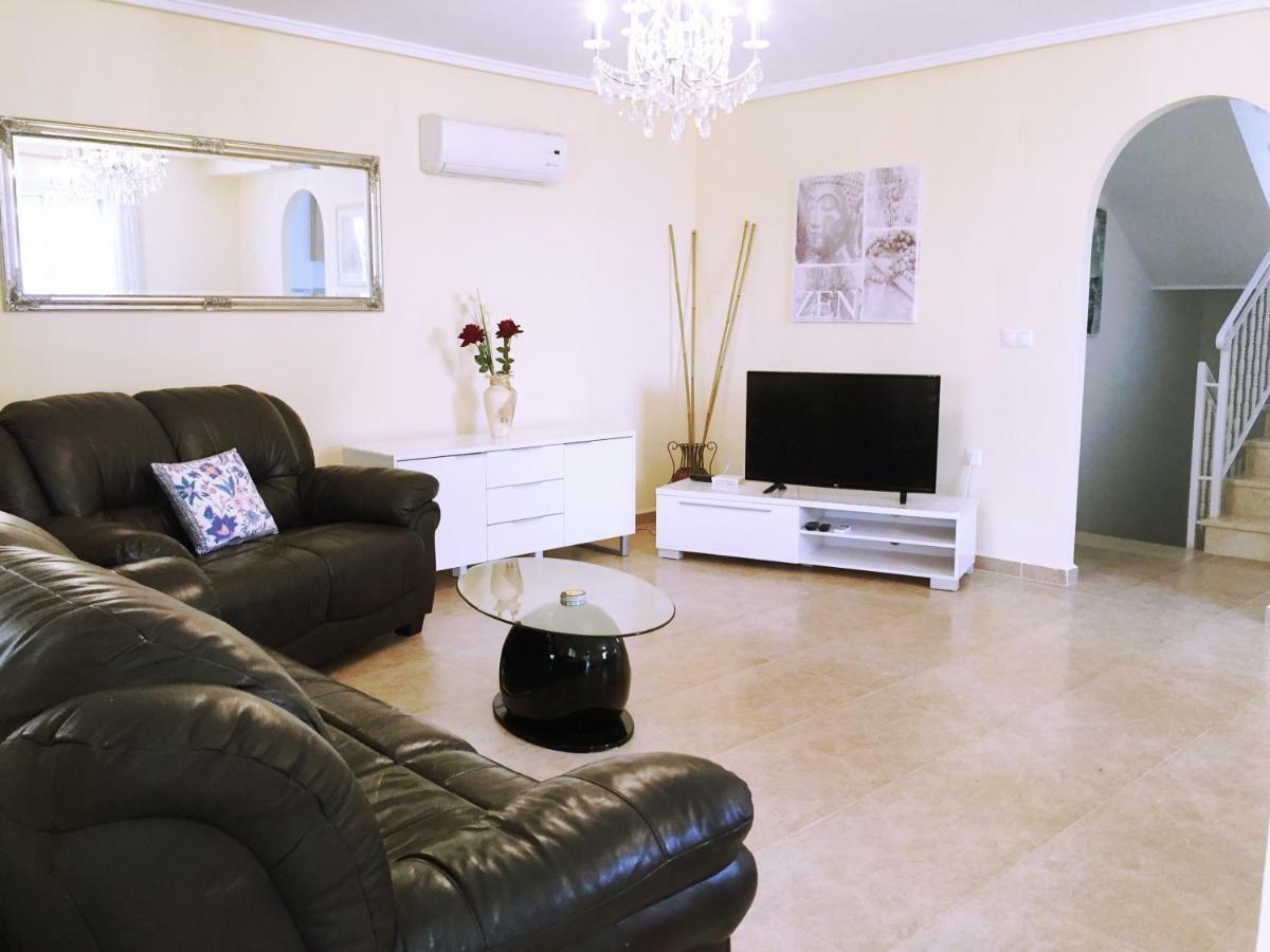 Vickys Villa Puerto Marino Экстерьер фото
